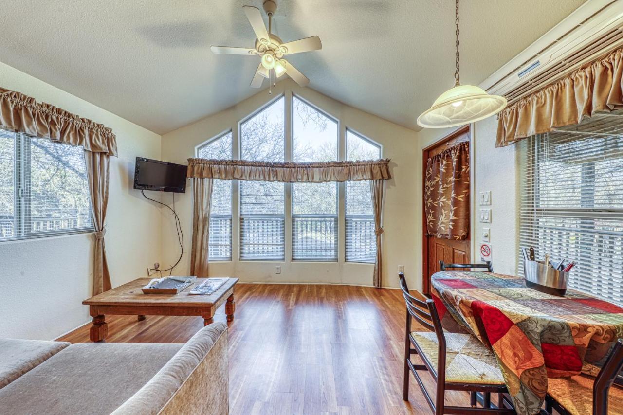 The Pecan @ Mendelbaum Winery Guest Cabins Villa Fredericksburg Luaran gambar