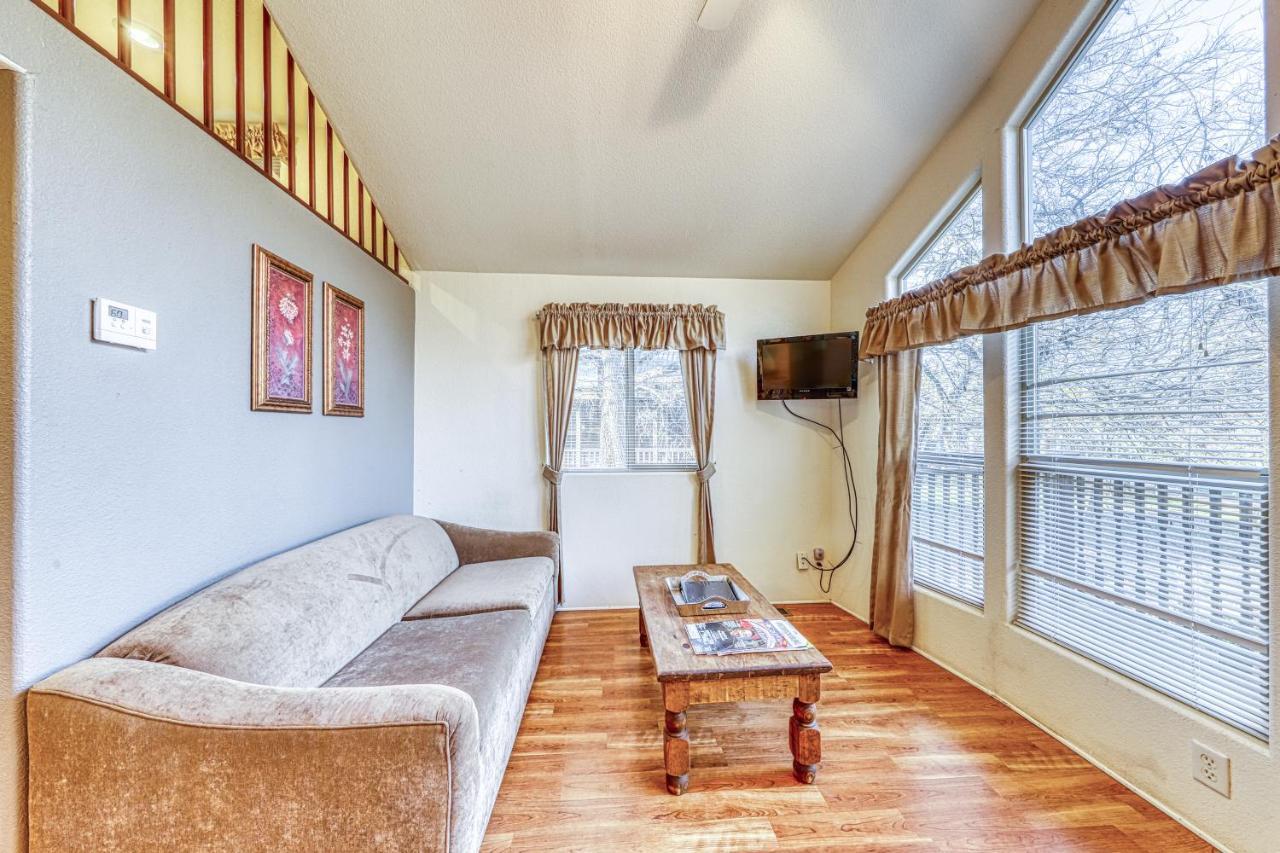 The Pecan @ Mendelbaum Winery Guest Cabins Villa Fredericksburg Luaran gambar