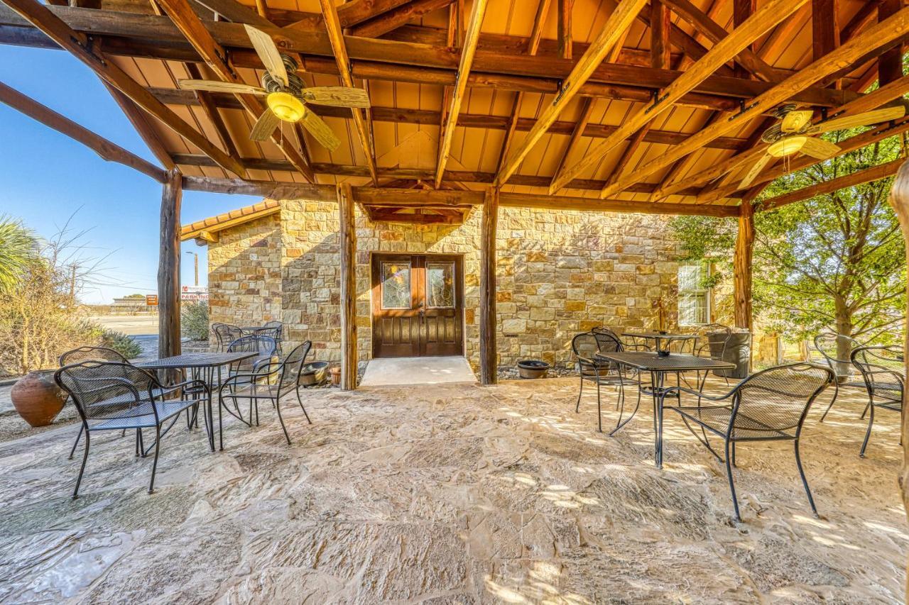 The Pecan @ Mendelbaum Winery Guest Cabins Villa Fredericksburg Luaran gambar